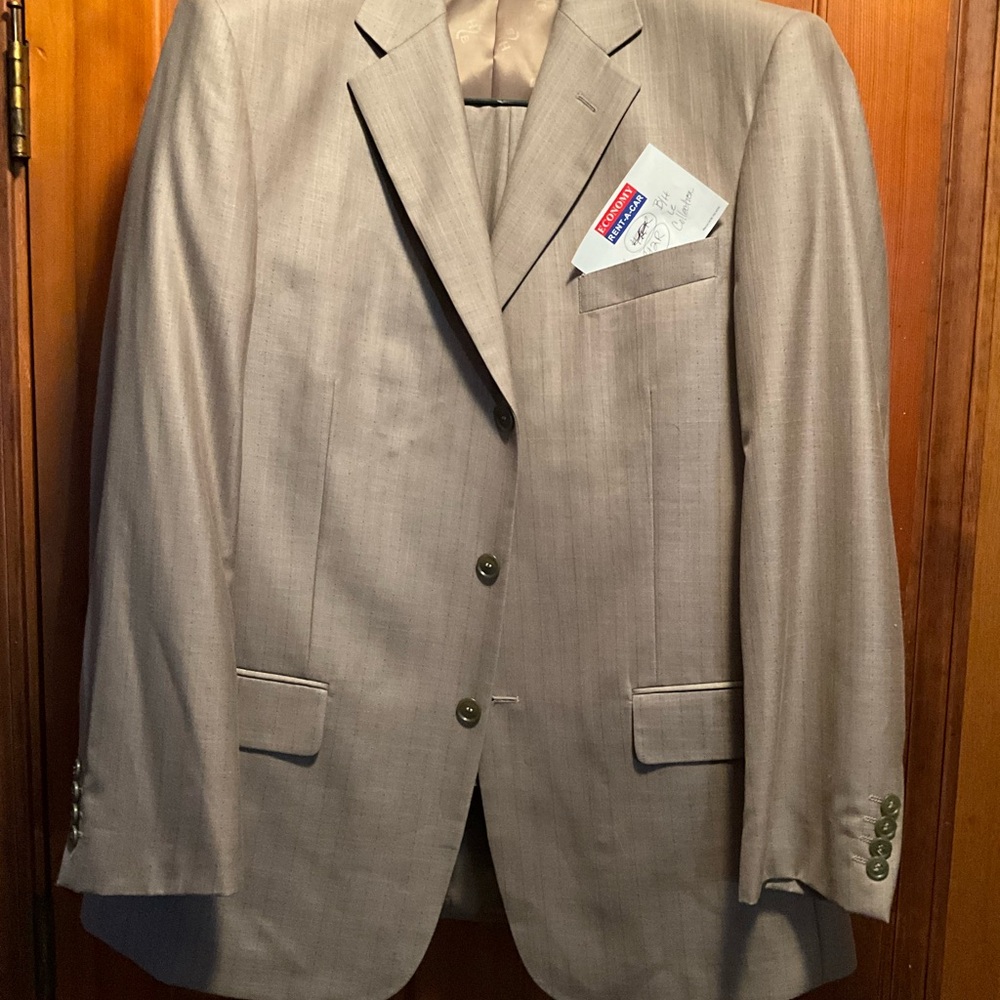 B&H collection 42R beige 2 pc suit